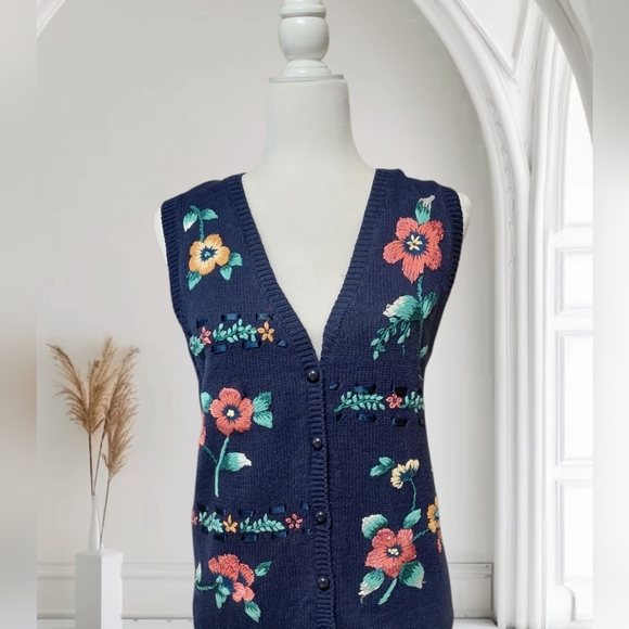 Liz Baker Sweaters - Liz Baker Essentials Knit Vest  (F11)